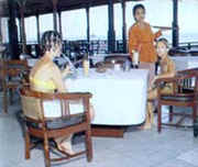 Candi Dasa Beach Hotel -03.jpg (46996 バイト)