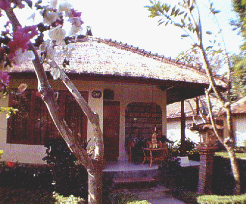Alit's Beach Bungalows-02.gif (128328 �o�C�g)
