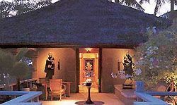 Amankila Resort-03.jpg (24018 �o�C�g)