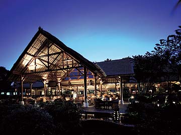 bali hyatt-02.jpg (26660 �o�C�g)